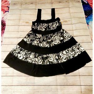 Elle Dress size s black and white sleeveless